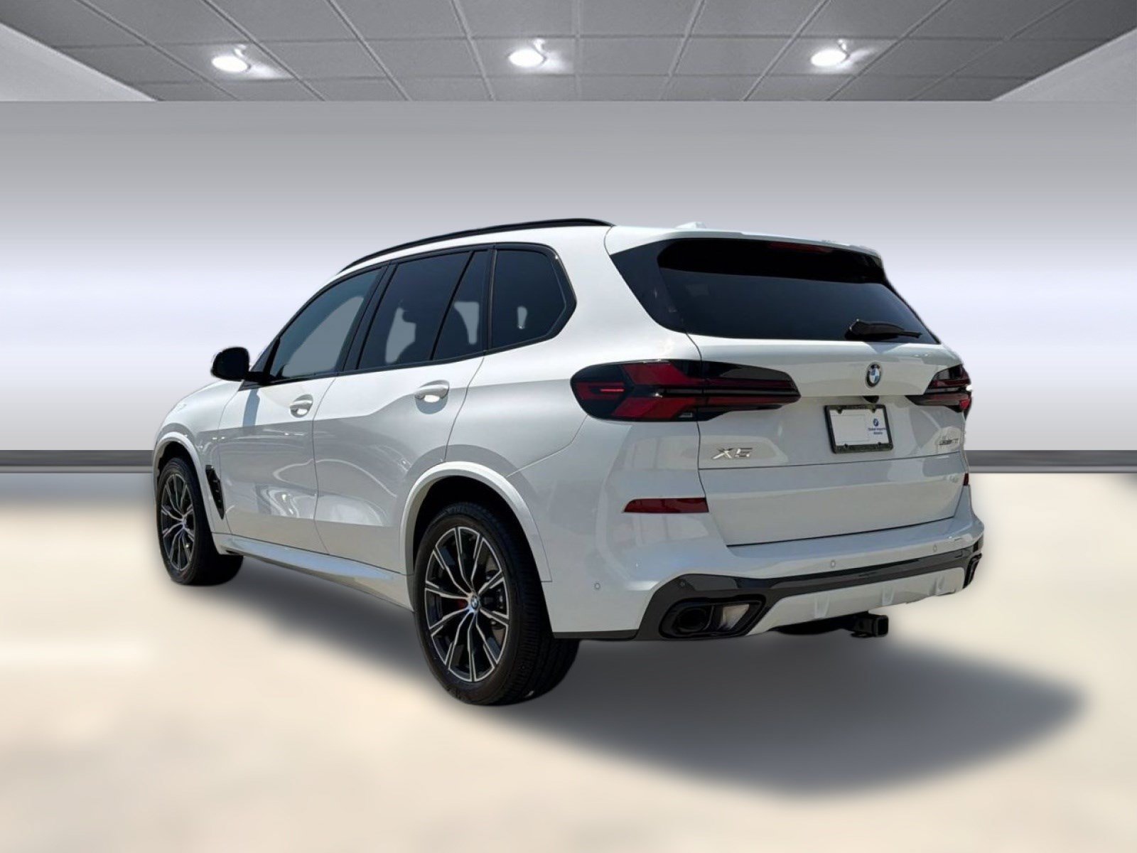 Certified 2025 BMW X5 sDrive40i w/ M Sport Package RWD image 3