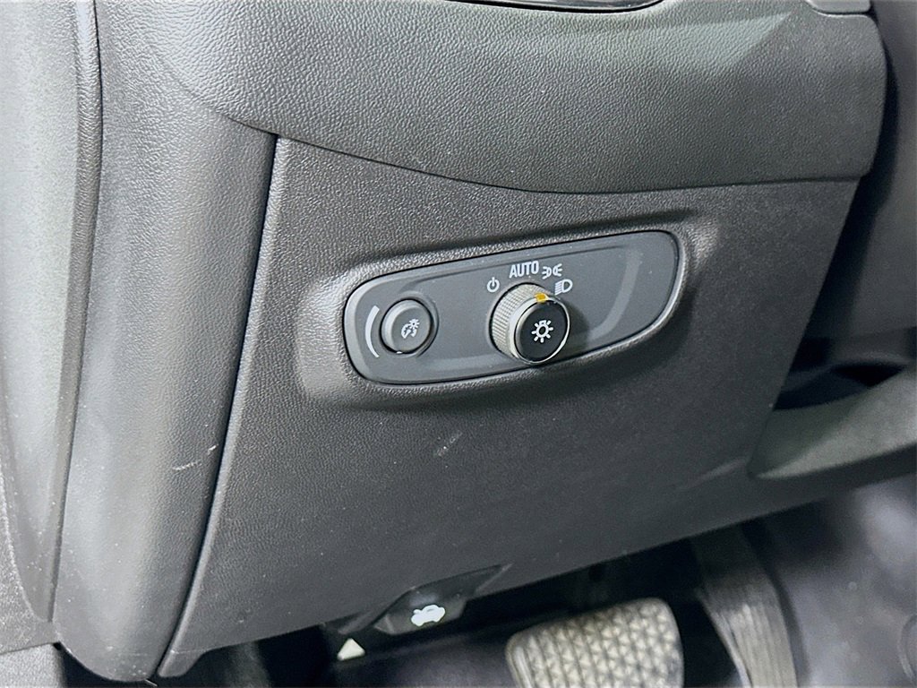 Used 2022 Chevrolet Equinox LS image 17