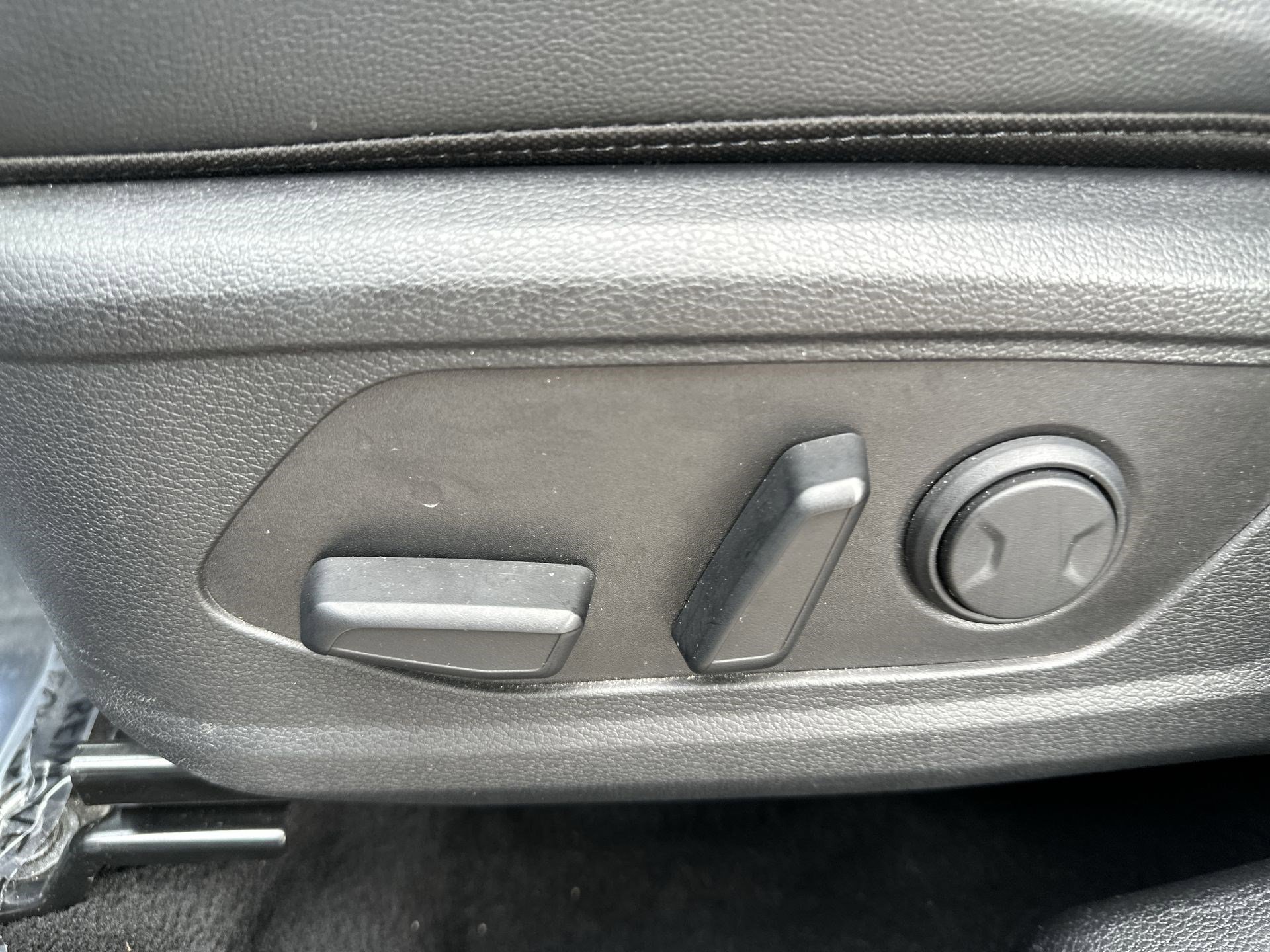 Used 2024 Kia Sportage EX image 14