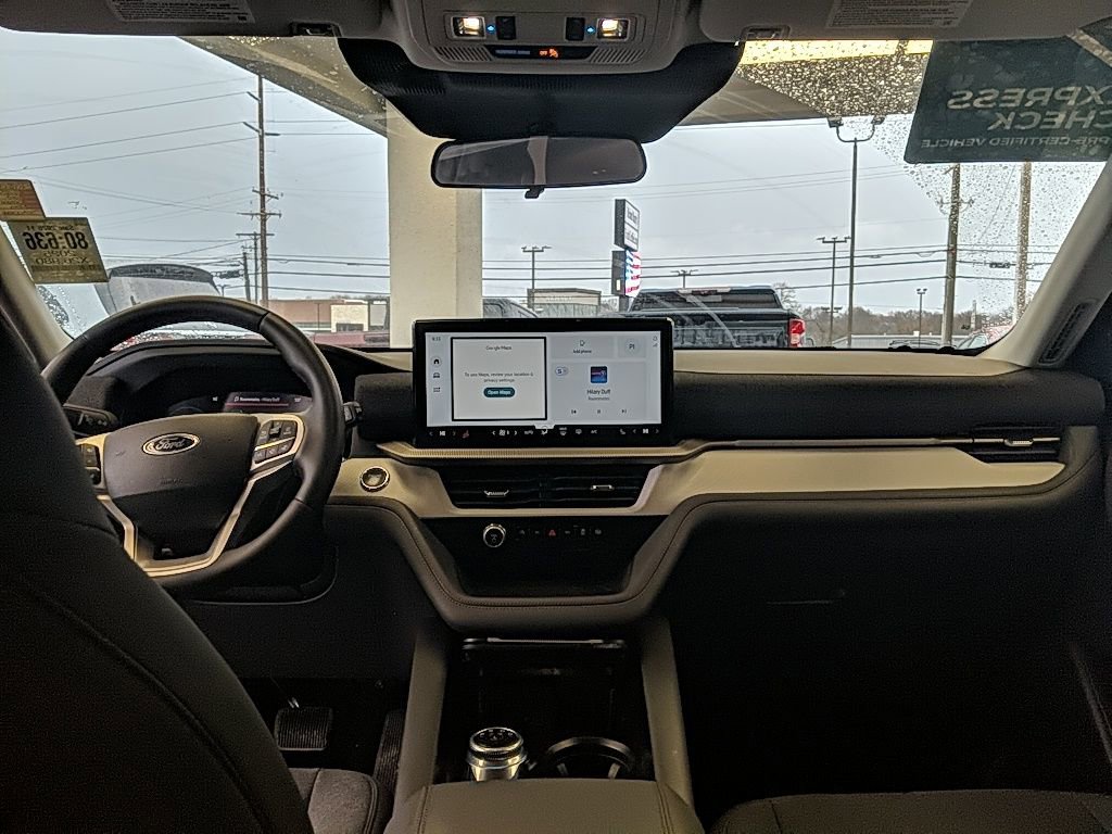 Used 2025 Ford Explorer Active image 15