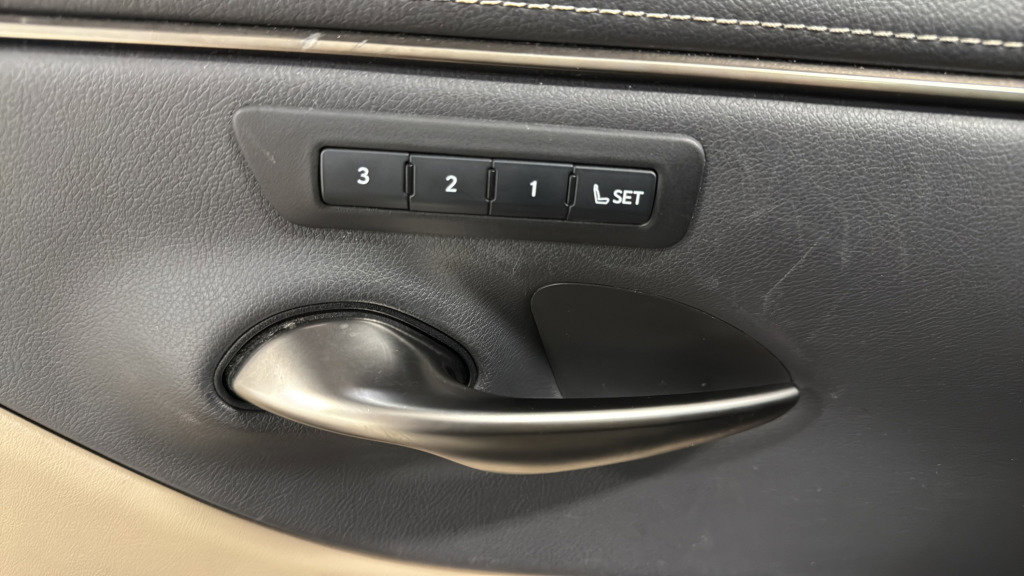 Used 2021 Lexus ES 250 w/ Premium Package image 15