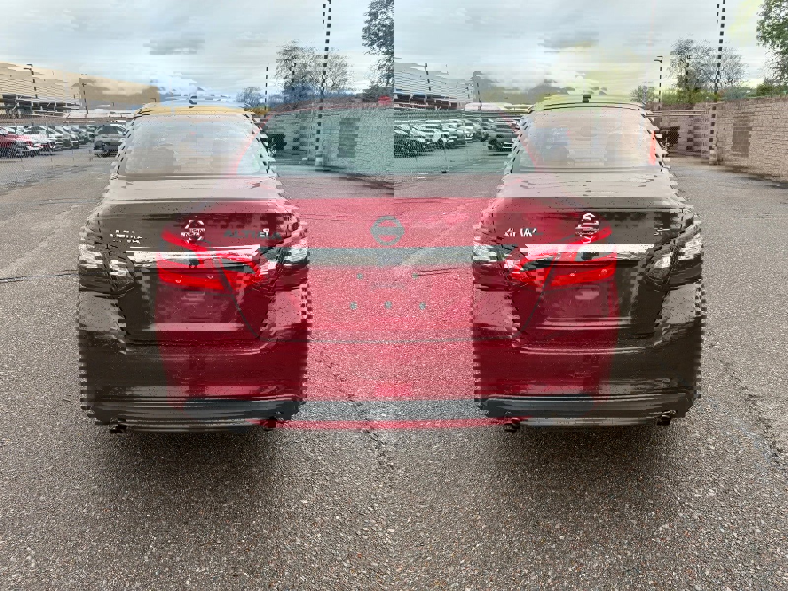 Used 2017 Nissan Altima 2.5 SL w/ Moonroof Package image 6