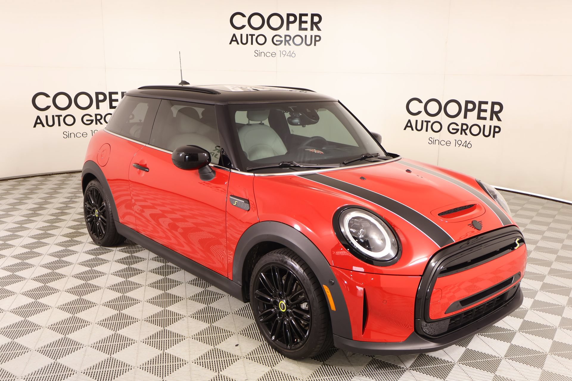 Used 2022 MINI Cooper SE FWD image 1