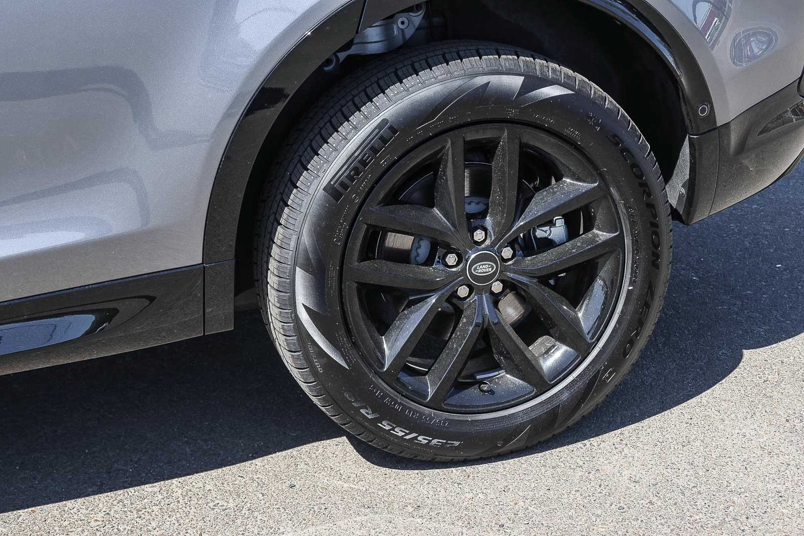 New 2026 Land Rover Discovery Sport Landmark AWD/4WD image 9