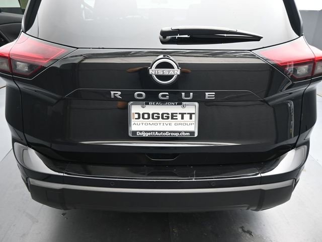 Used 2025 Nissan Rogue SV FWD image 10