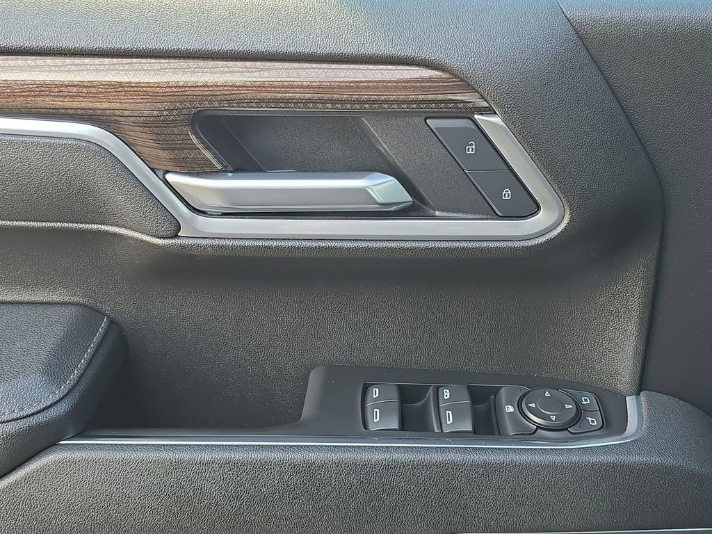 Certified 2025 Chevrolet Silverado 1500 LT image 24