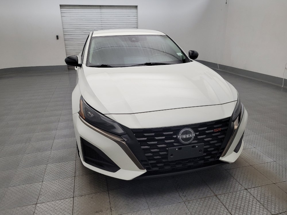 Used 2023 Nissan Altima 2.5 SR FWD image 14