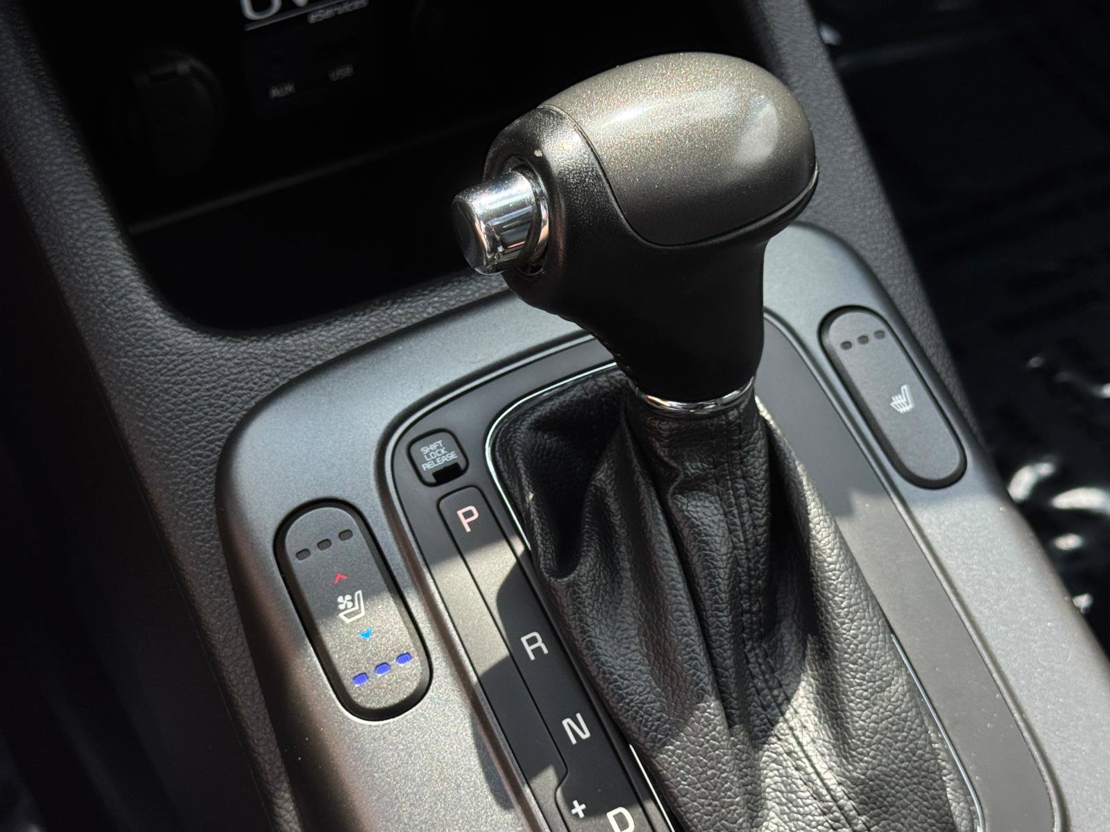 Used 2015 Kia Forte EX w/ EX Premium Package FWD image 18