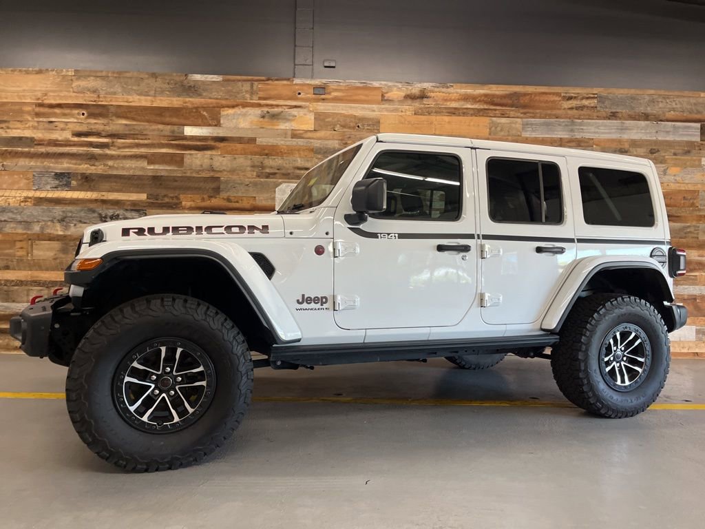 Used 2025 Jeep Wrangler Unlimited Rubicon AWD/4WD image 16