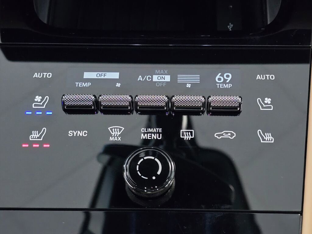 New 2025 Porsche Cayenne E-Hybrid Coupe image 18