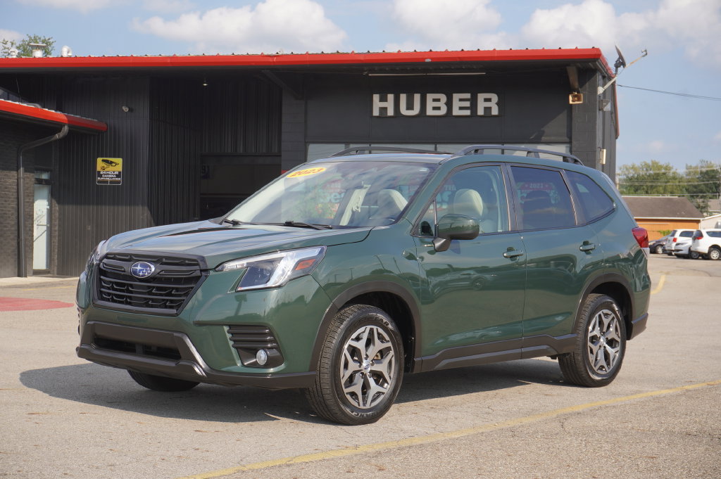 Used 2023 Subaru Forester Premium AWD/4WD image 1