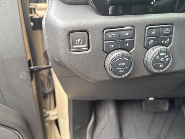 Used 2023 Chevrolet Silverado 1500 ZR2 w/ Technology Package AWD/4WD image 17