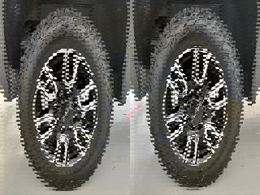 Used 2022 GMC Sierra 2500 AT4 image 65