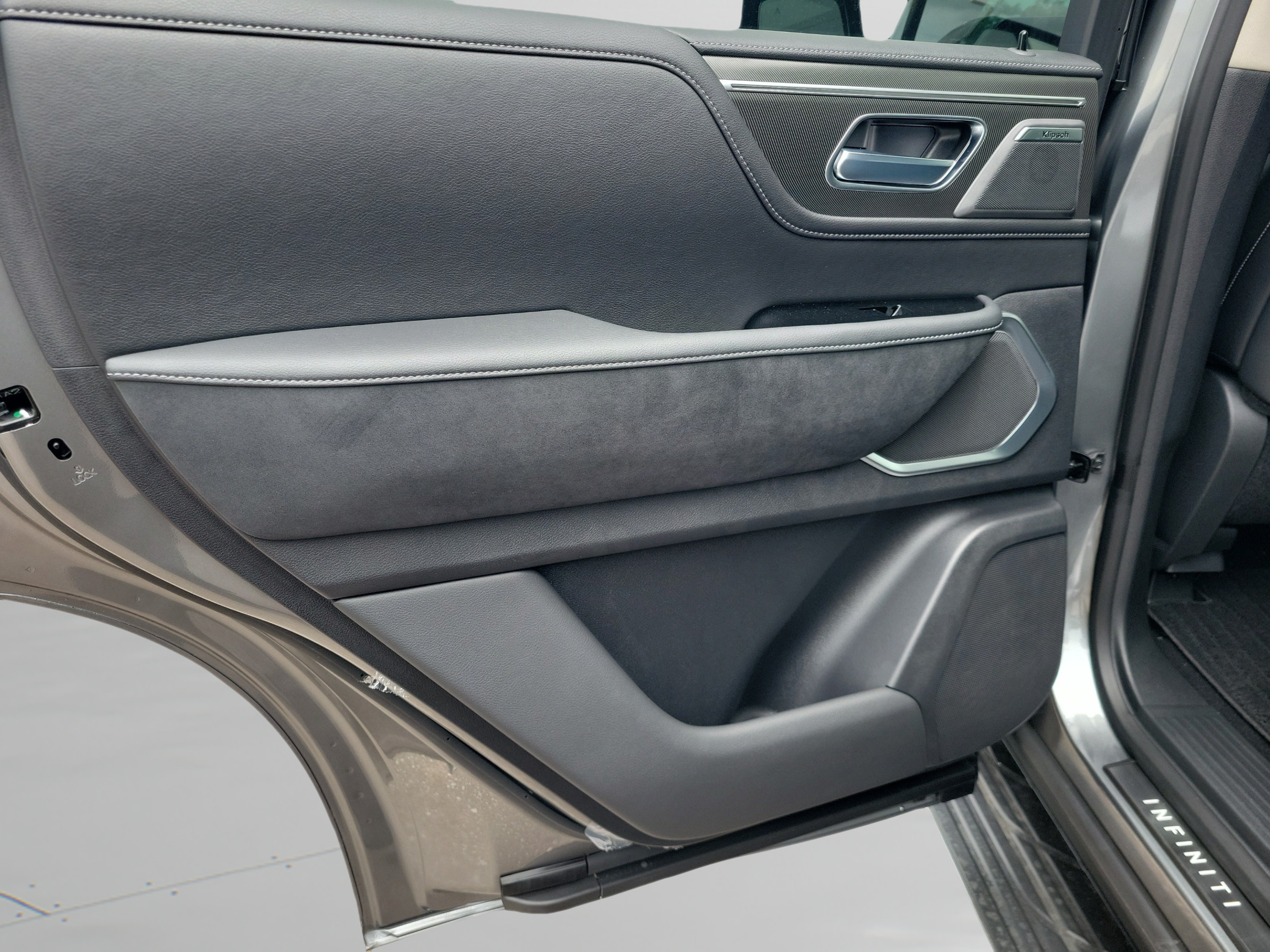 New 2026 INFINITI QX80 Luxe w/ Cargo Package RWD image 24