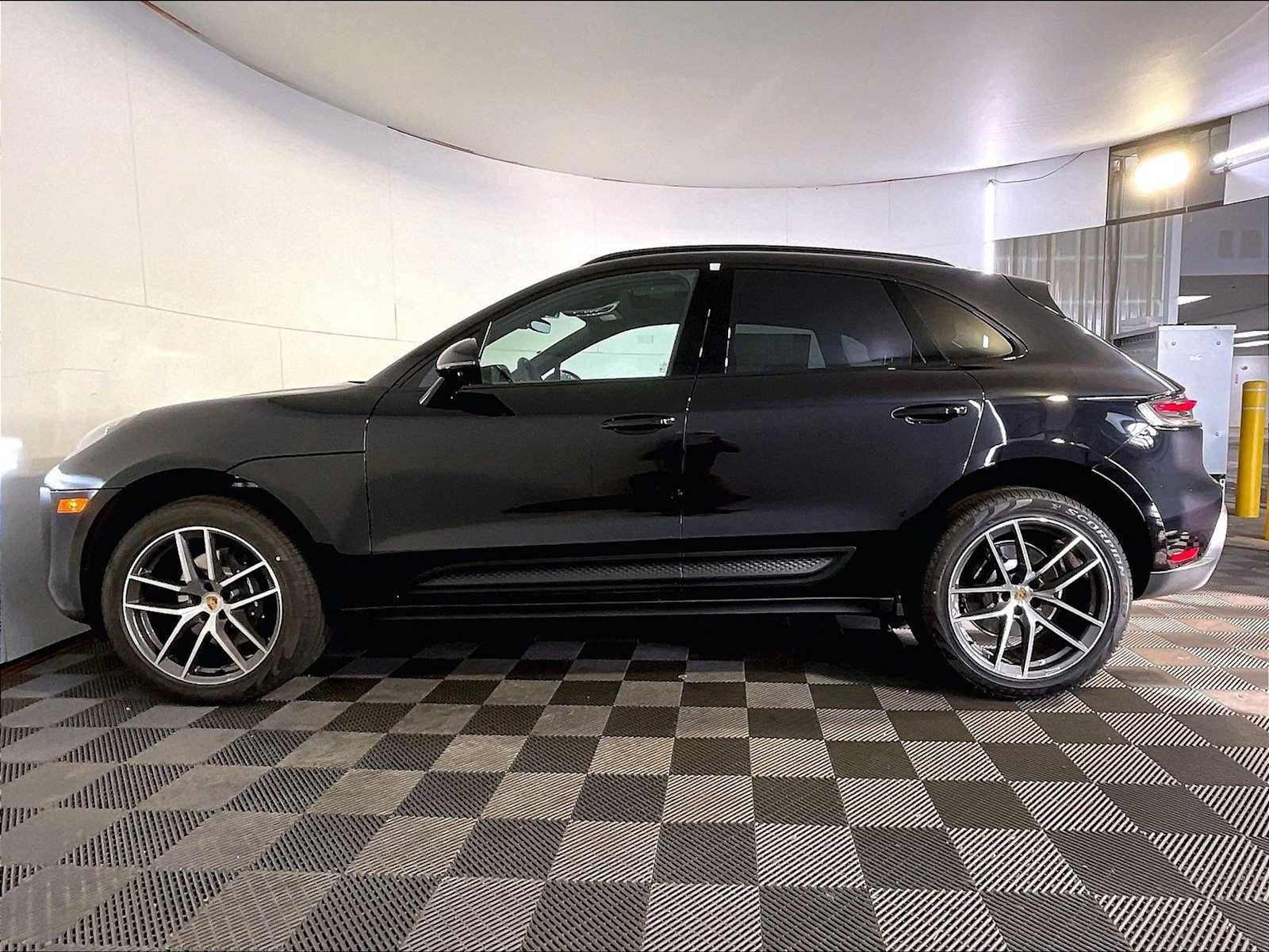 New 2026 Porsche Macan AWD/4WD image 2