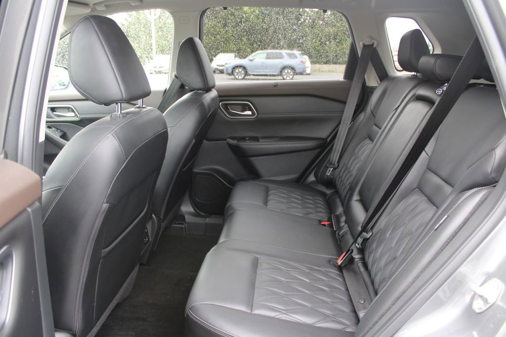 Used 2021 Nissan Rogue Platinum AWD/4WD image 12