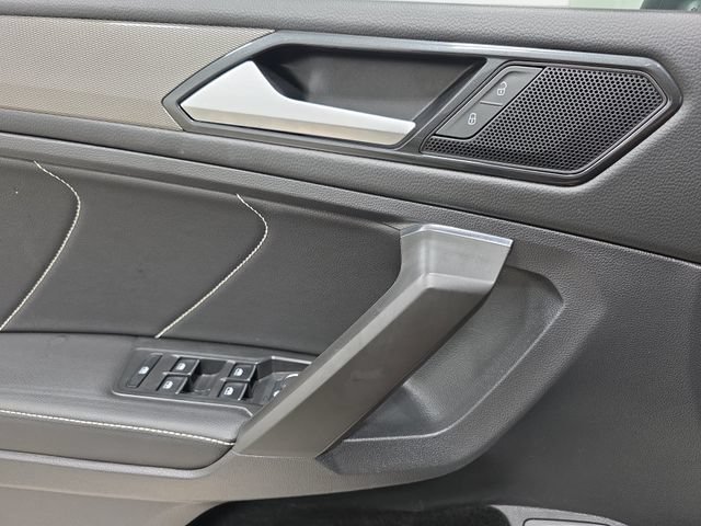 Used 2022 Volkswagen Tiguan SE AWD/4WD image 28