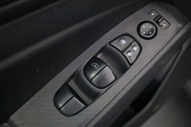 Used 2023 Nissan Altima 2.5 S FWD image 14