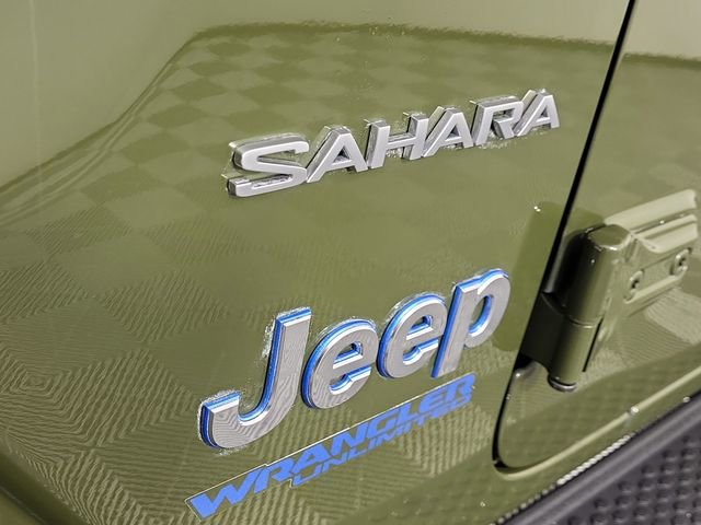 Used 2022 Jeep Wrangler Unlimited Sahara w/ Cold Weather Group AWD/4WD image 9