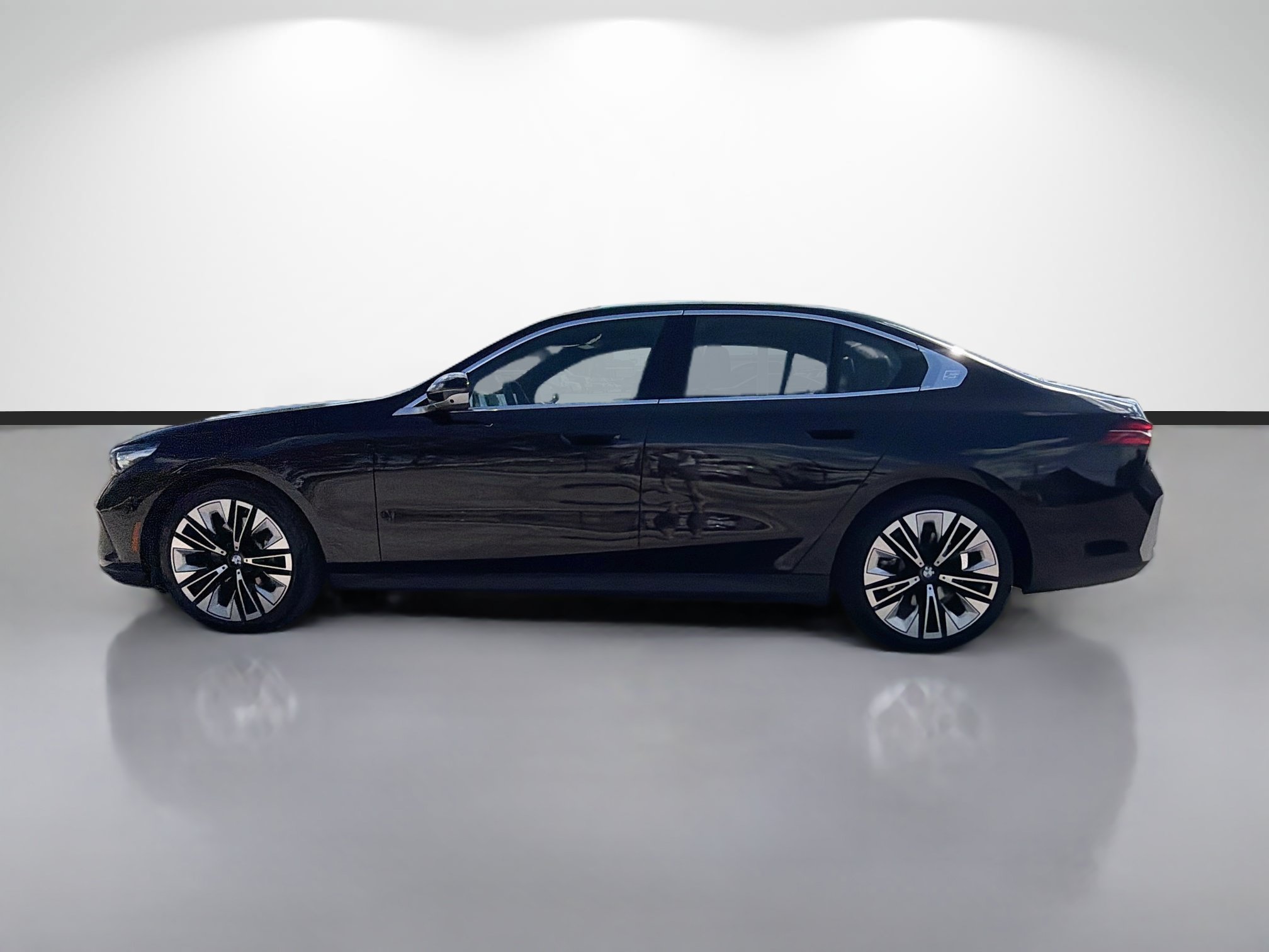 Used 2025 BMW 530i RWD image 6