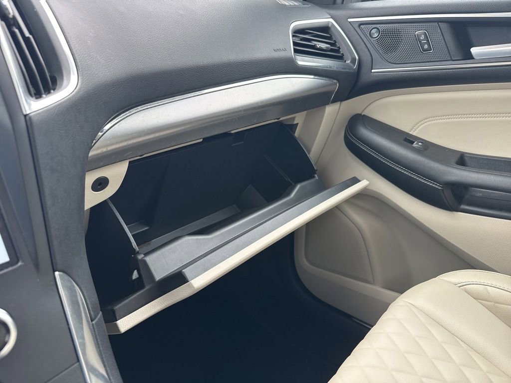 Used 2024 Ford Edge Titanium image 39