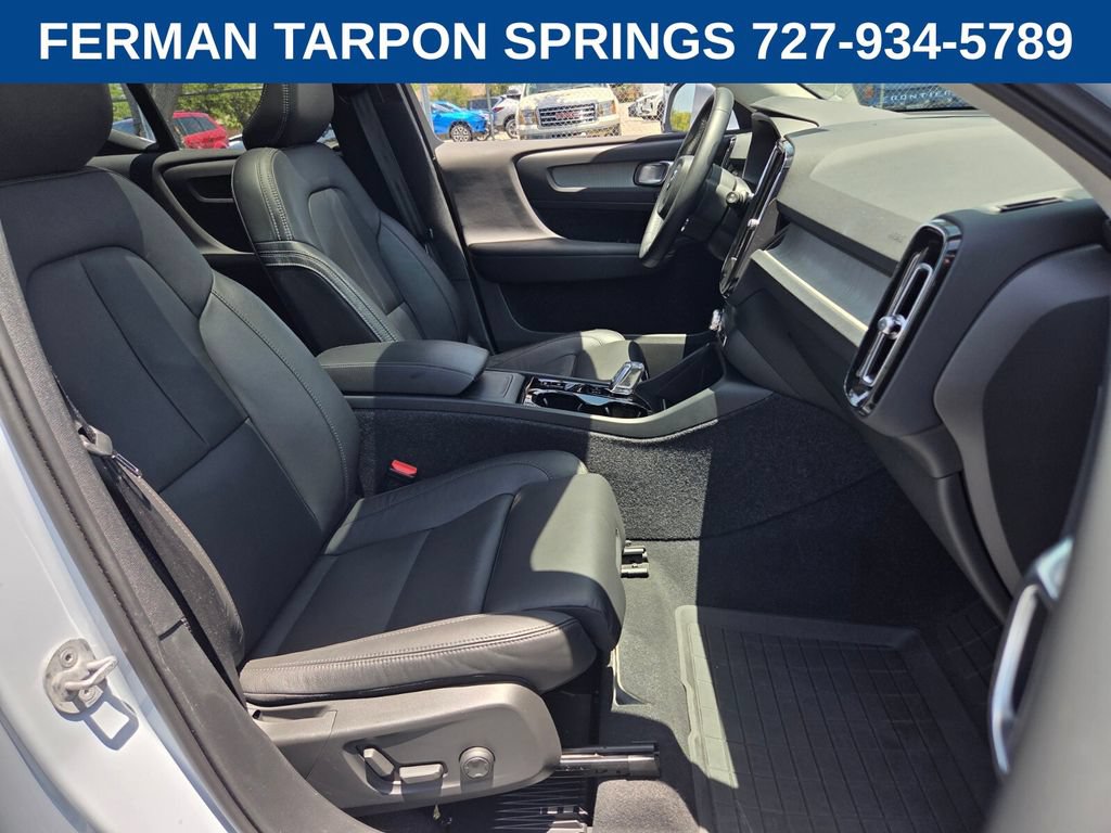 Certified 2024 Volvo XC40 B5 Plus w/ Protection Package Premier AWD/4WD image 19