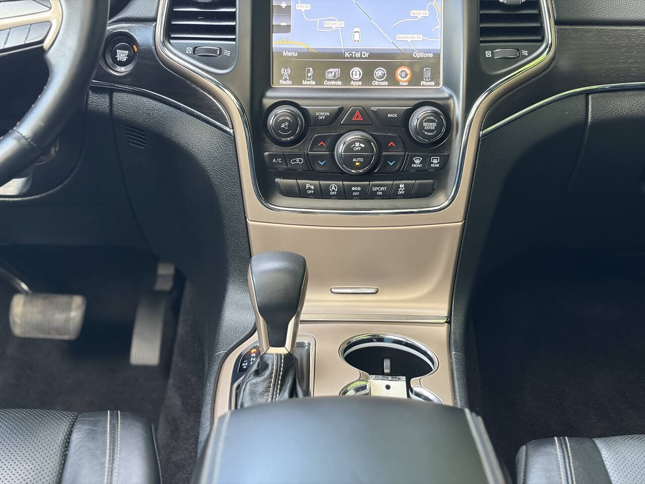 Used 2017 Jeep Grand Cherokee Limited w/ Luxury Group II AWD/4WD image 28