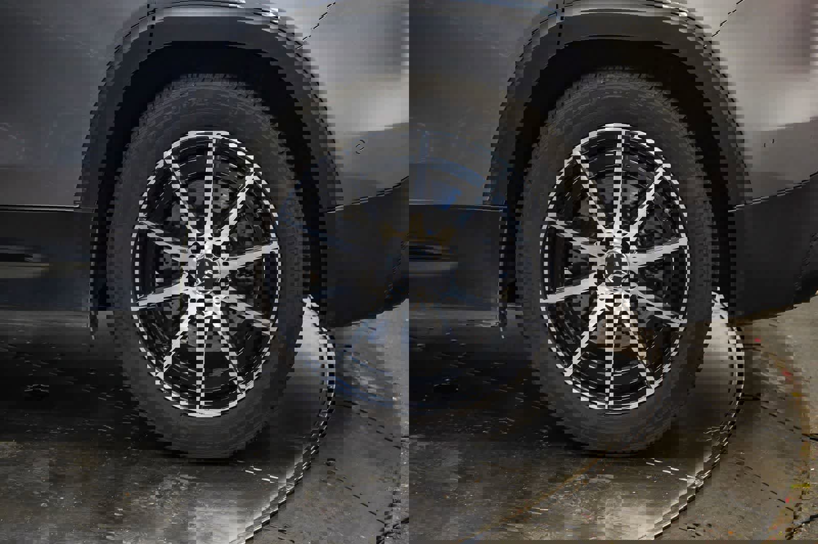 Used 2025 Mercedes-Benz GLB 35 AMG AMG GLB 35 image 10