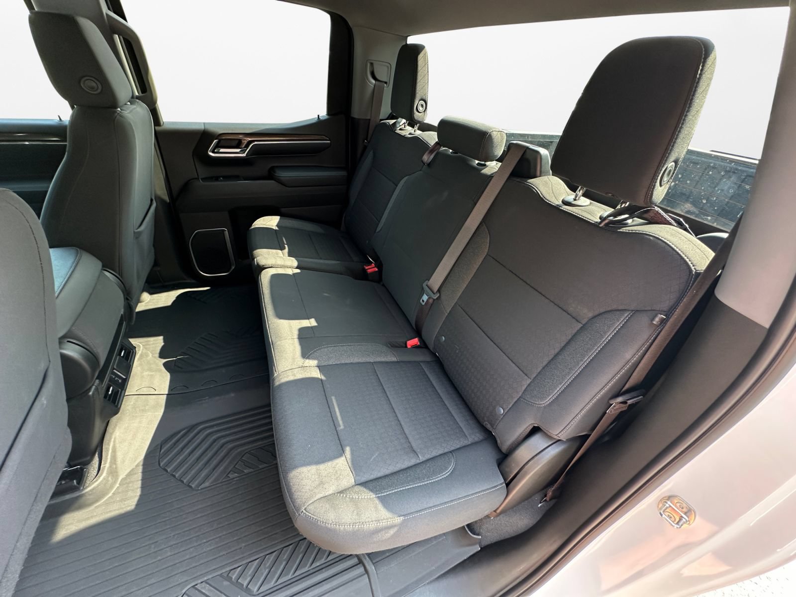 Used 2023 Chevrolet Silverado 1500 RST AWD/4WD image 15