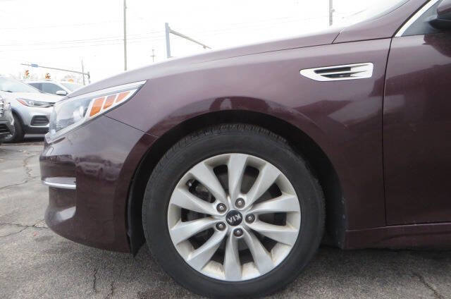 Used 2018 Kia Optima LX w/ 17" Alloy Wheels Package image 31