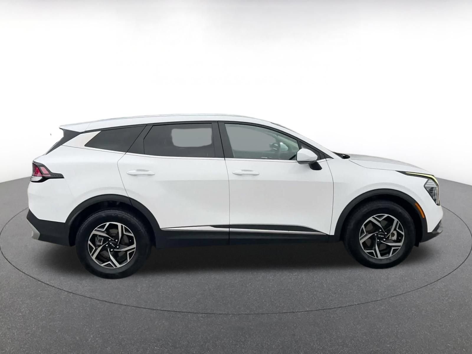 Used 2025 Kia Sportage LX AWD/4WD image 15