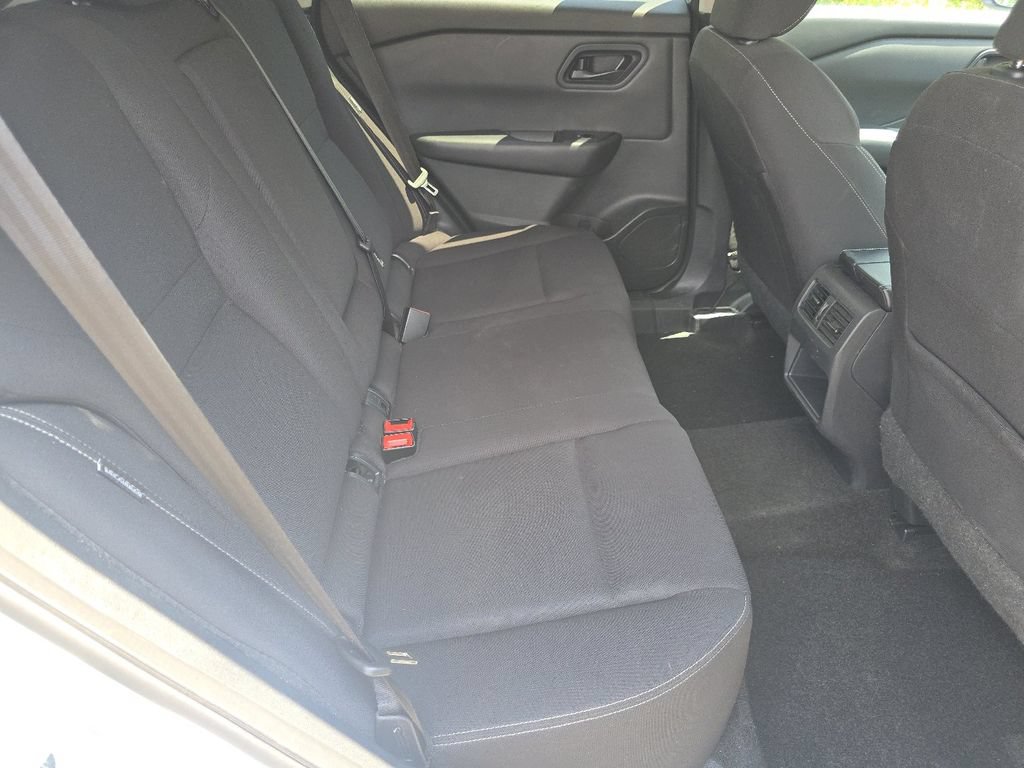 Used 2024 Nissan Rogue S AWD/4WD image 17