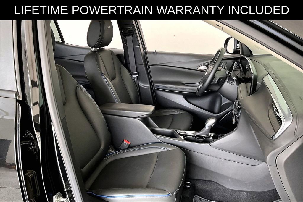 Used 2025 Buick Encore GX Sport Touring w/ Comfort Package FWD image 9