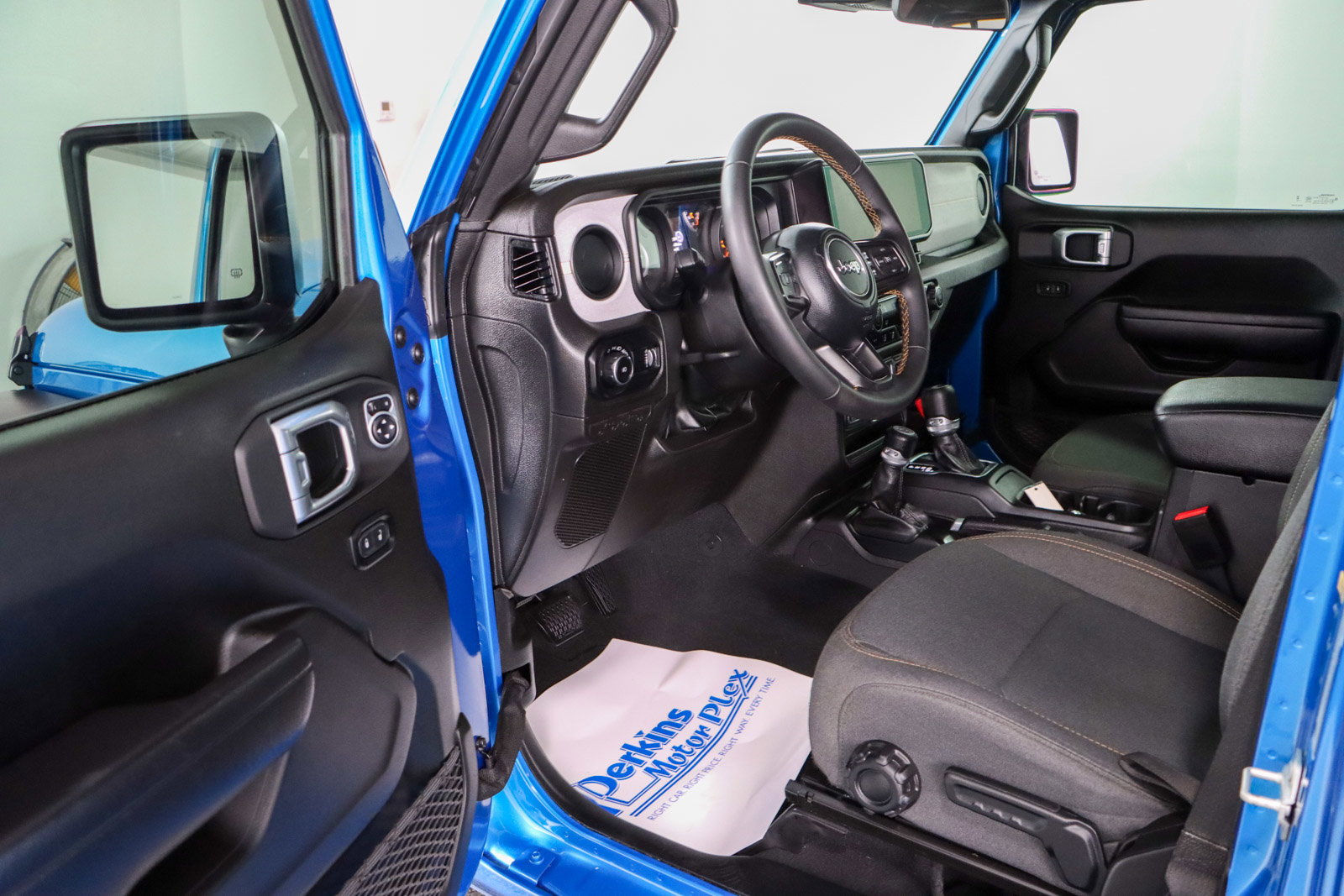 Used 2024 Jeep Wrangler Unlimited Sport image 3