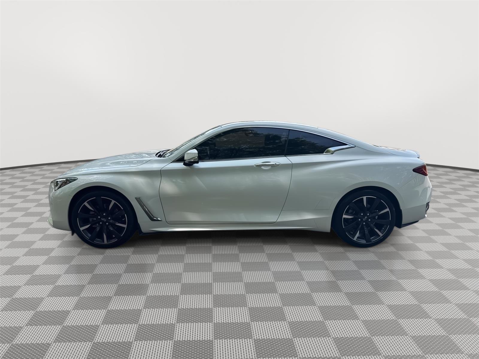 Used 2022 INFINITI Q60 3.0t Luxe w/ Essential Package image 9