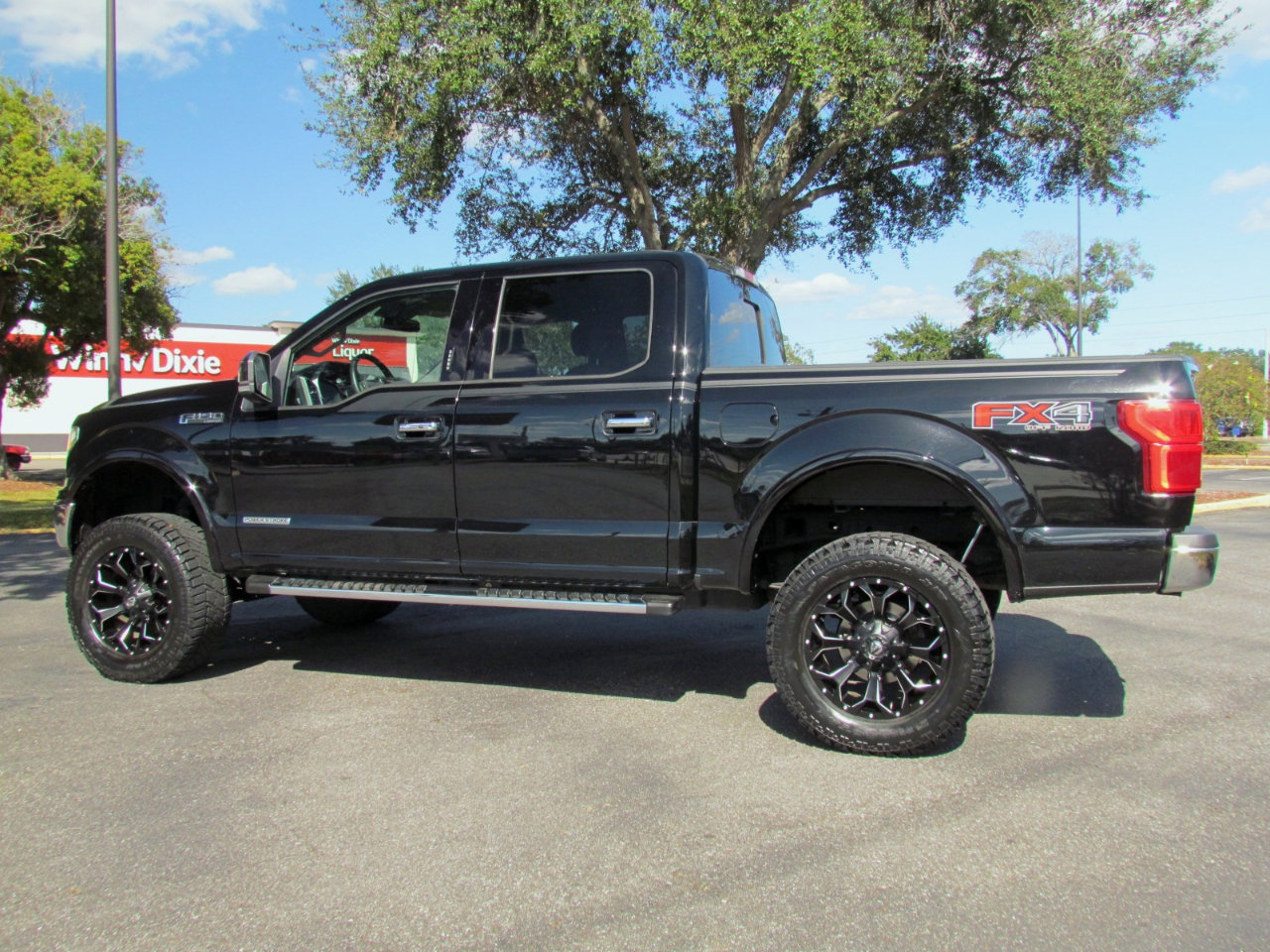 Used 2018 Ford F150 Lariat image 5