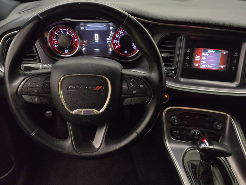 Used 2017 Dodge Challenger SXT image 22
