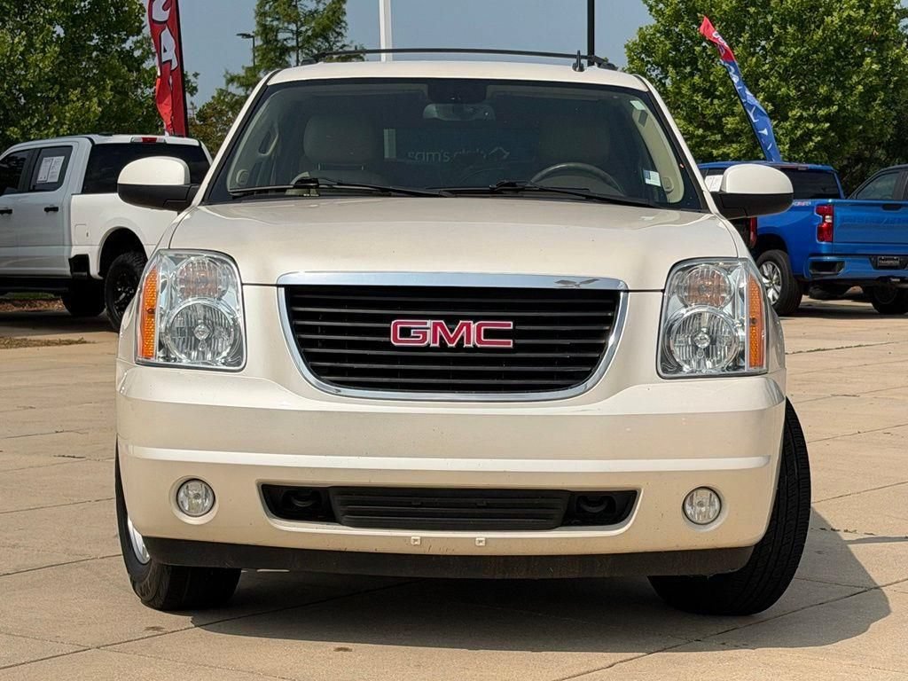 Used 2013 GMC Yukon SLT RWD image 2
