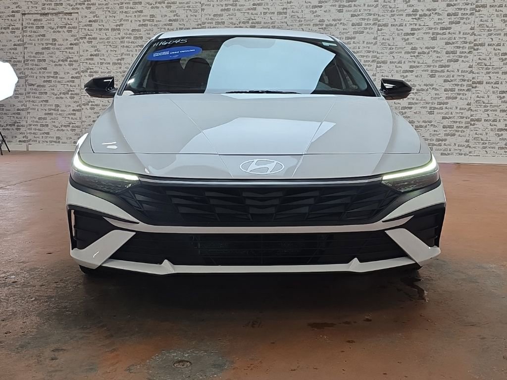 Certified 2025 Hyundai Elantra SEL image 2