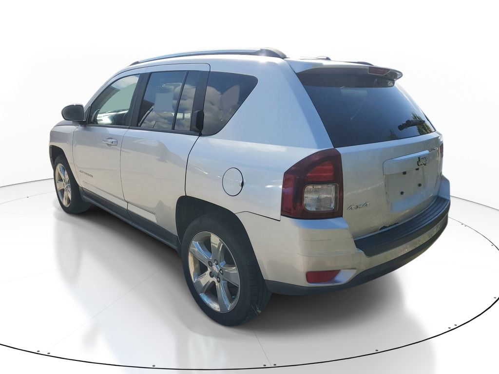 Used 2014 Jeep Compass Latitude AWD/4WD image 5
