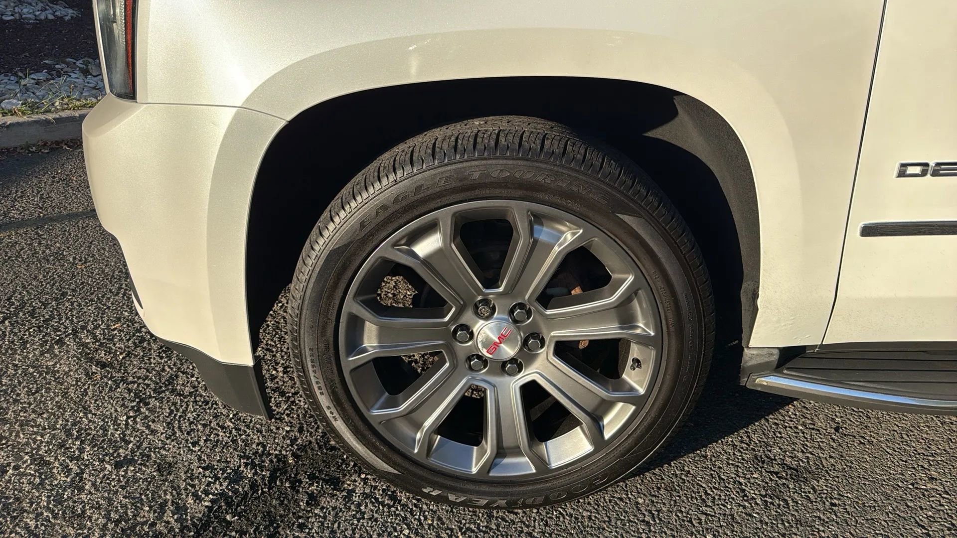 Used 2016 GMC Yukon Denali w/ Open Road Package image 30