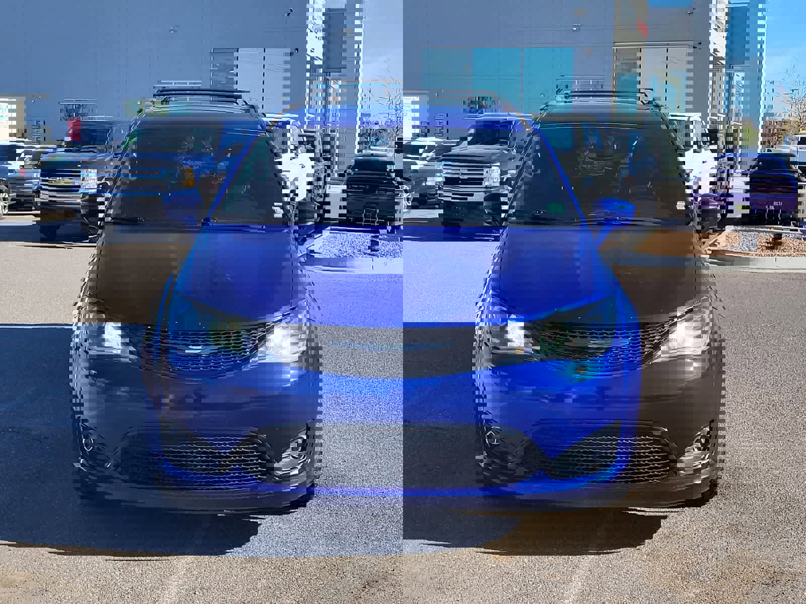 Used 2020 Chrysler Pacifica Touring-L Plus image 2