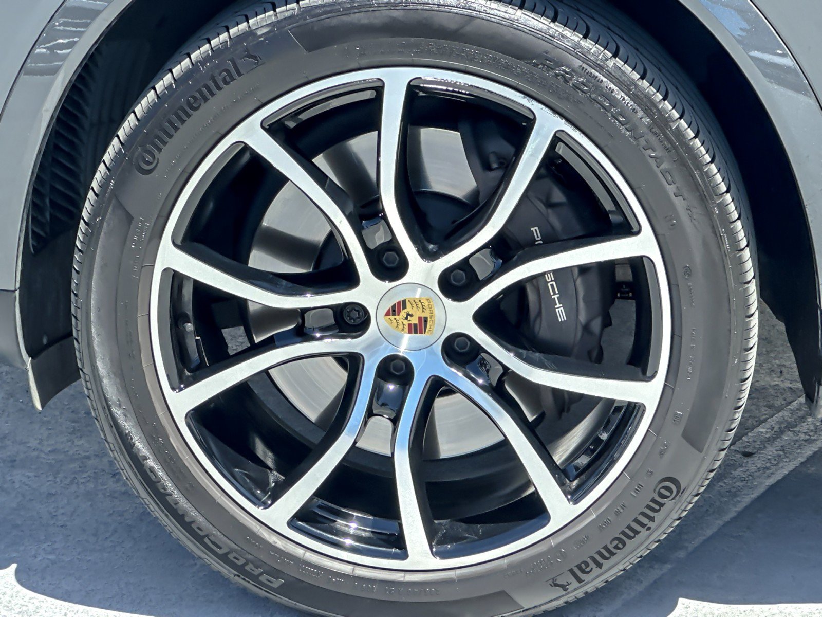 Used 2023 Porsche Cayenne AWD/4WD image 26
