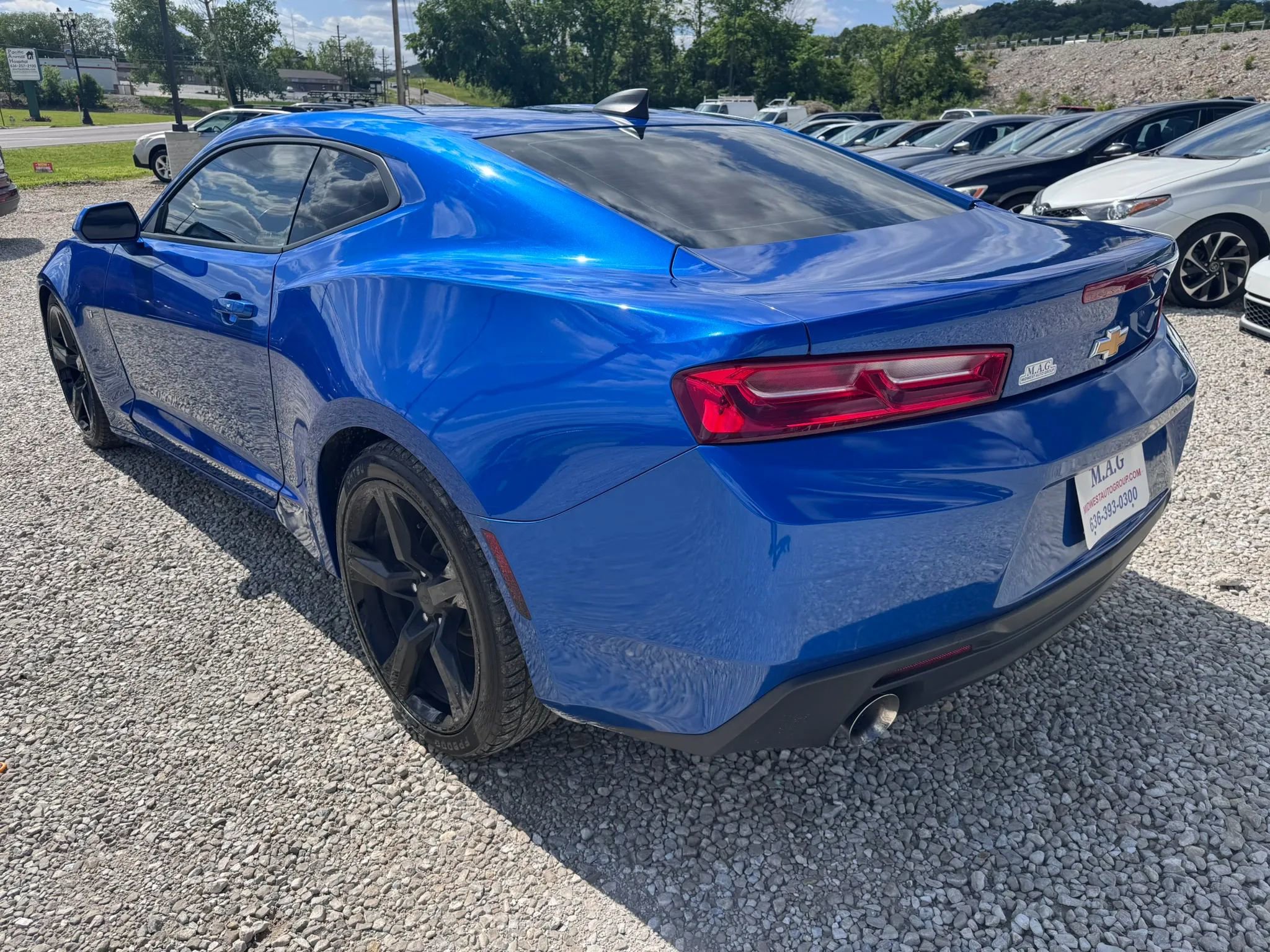 Used 2018 Chevrolet Camaro LT RWD image 4