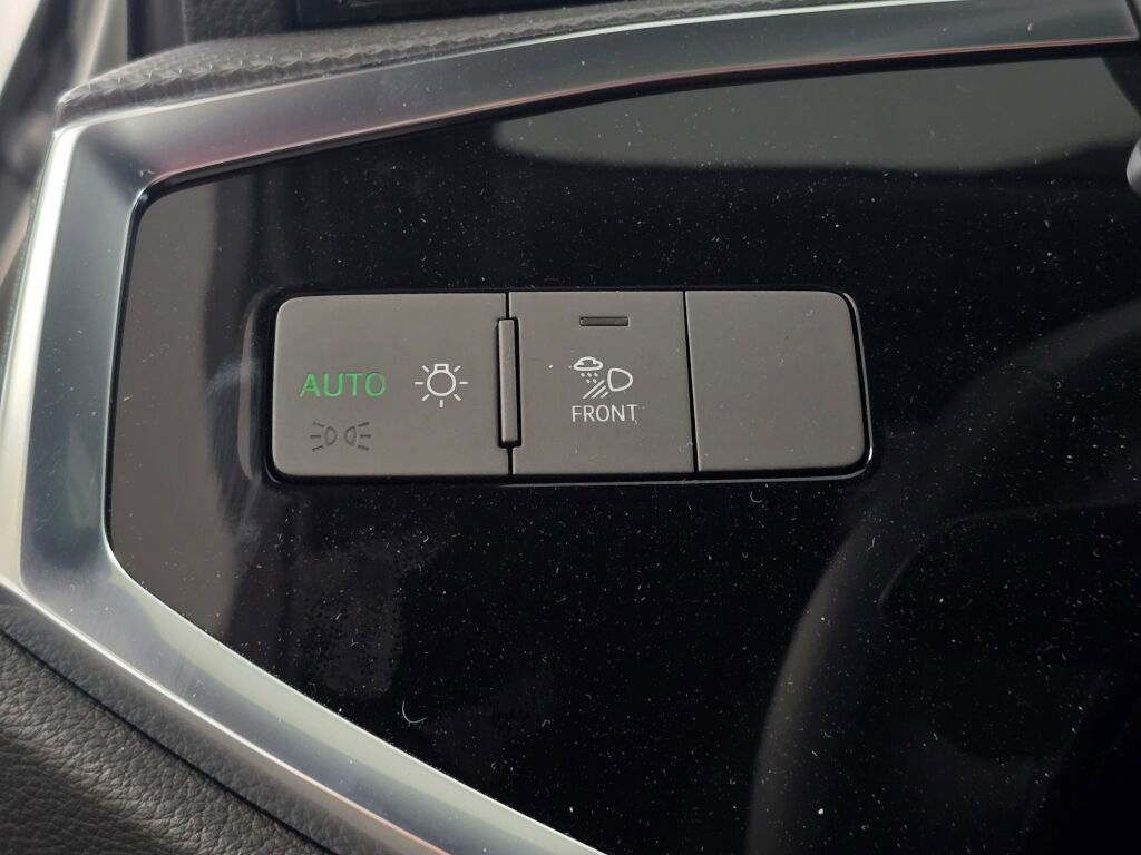 New 2025 Audi Q3 2.0T Premium image 24