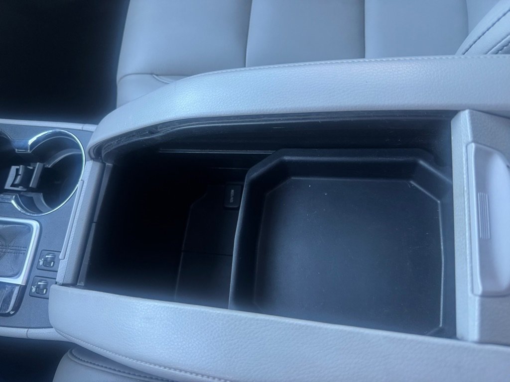 Used 2018 Toyota Highlander SE image 28