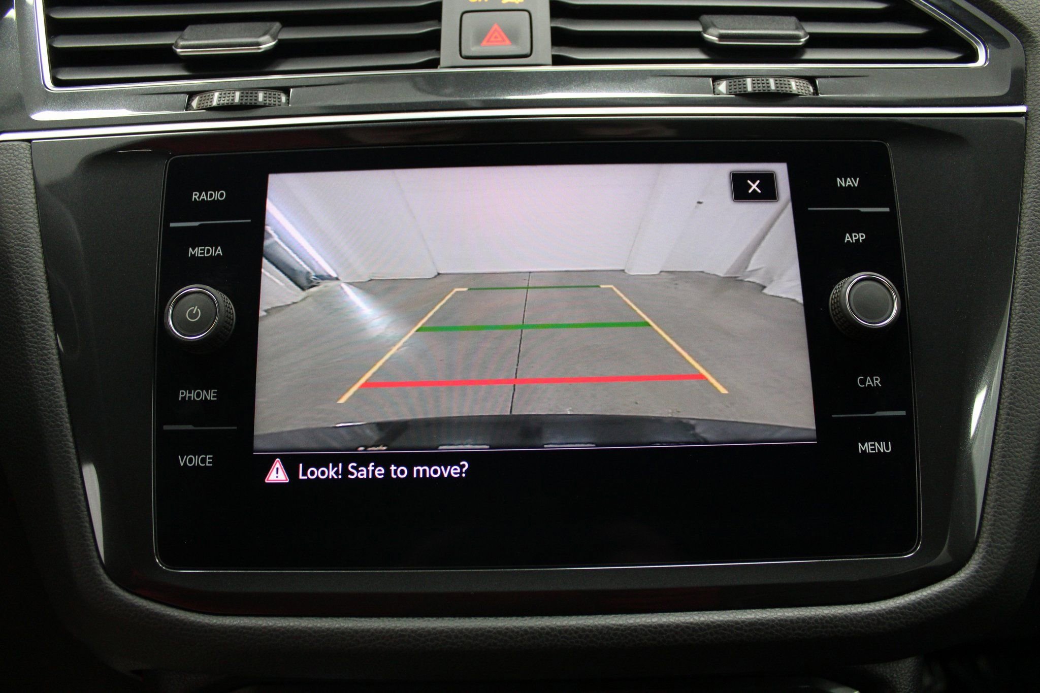 Used 2022 Volkswagen Tiguan SEL R-Line image 48