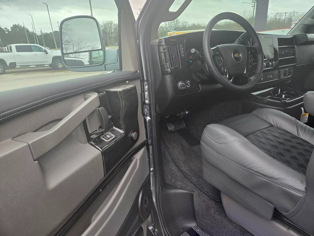New 2026 Chevrolet Express 2500 w/ Driver Convenience Package image 6