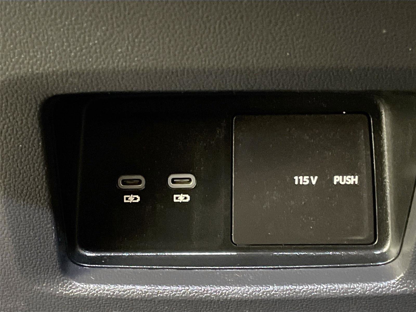 Used 2024 Volkswagen Atlas SE image 25