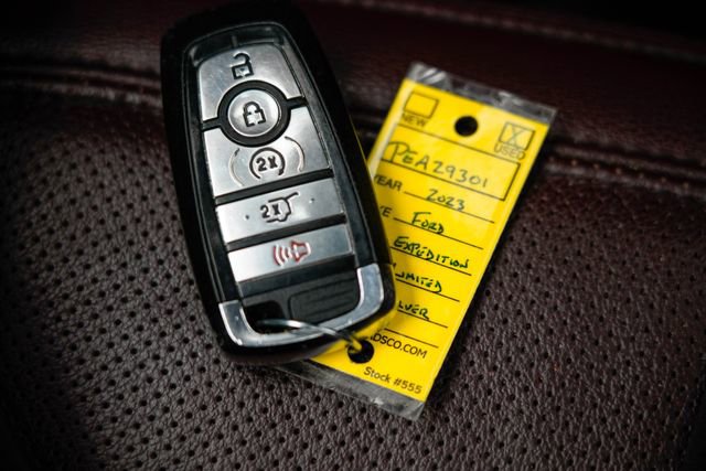 Used 2023 Ford Expedition Limited image 36